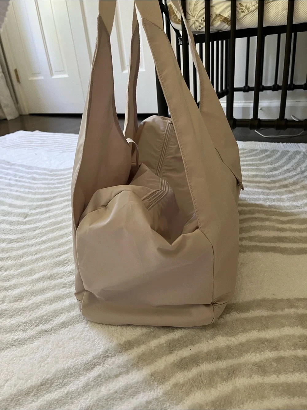 NWOT Reebok Women's Beige Everyday Tote Gym Duffle Bag - Picture 7 of 9
